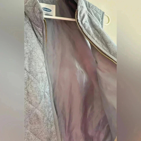 Old Navy Grey Quilted Vest, Gray Outdoor Vest, Puffer Vest, Size Large - Picture 11 of 16